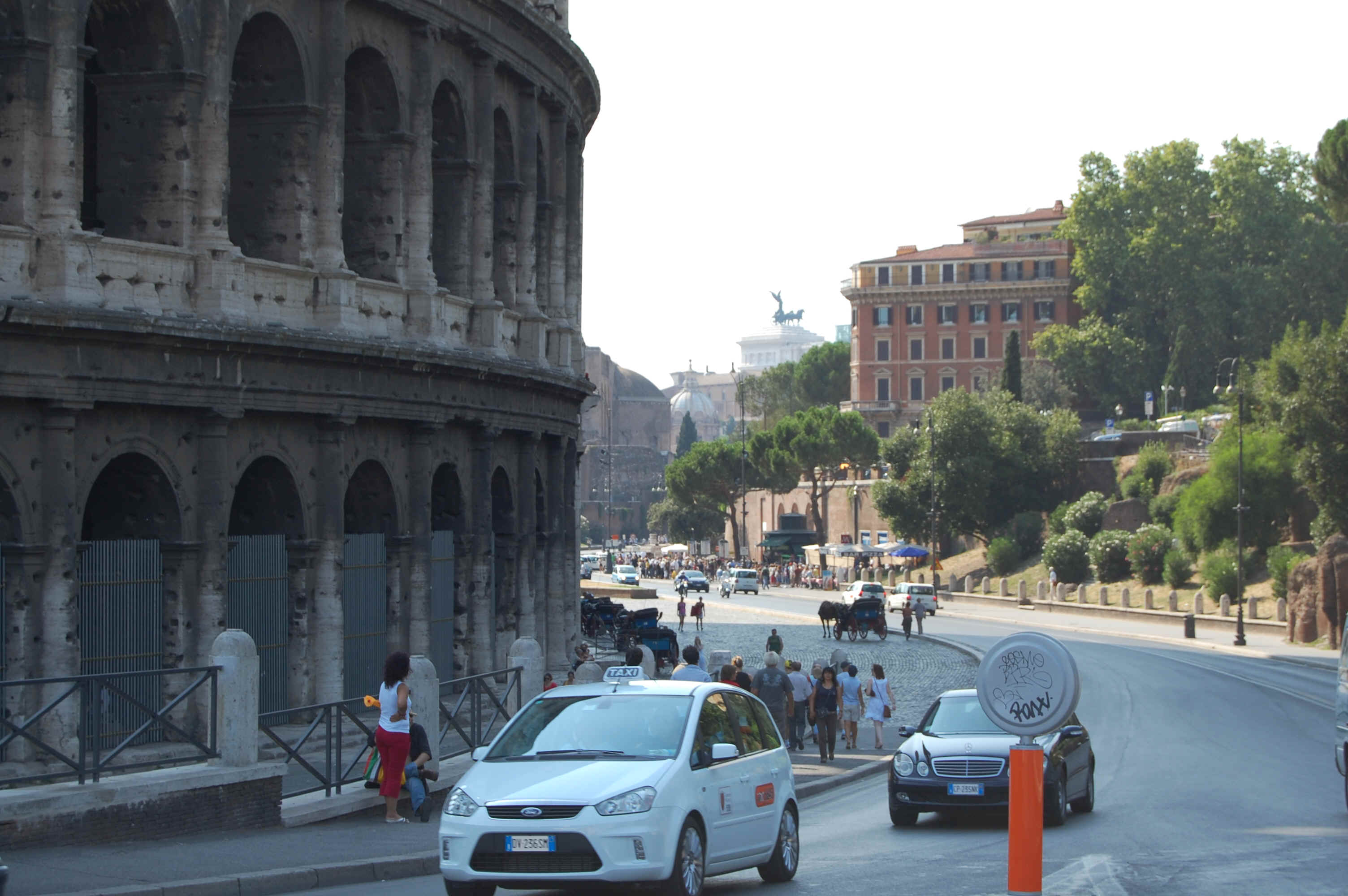 Colosseum-14.jpg (1517301 bytes)