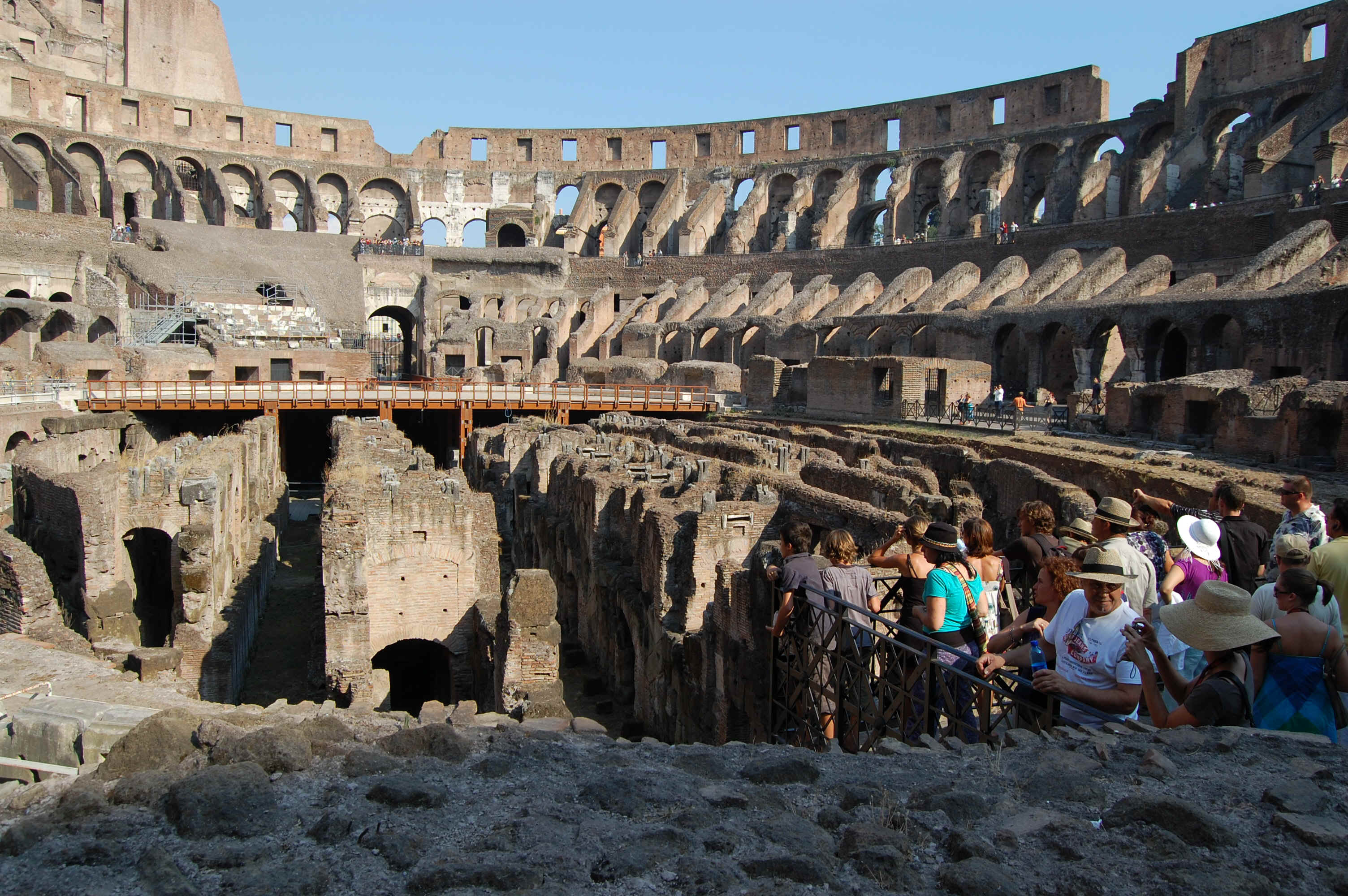 Colosseum-8.jpg (1581786 bytes)